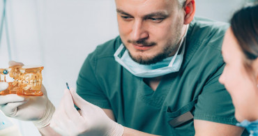 İmplant nedir? Diş implant tedavisi kimlere nasıl uygulanır?