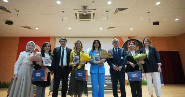 İnci Türkay ile Annelik Üzerine Derin Bir Söyleşi