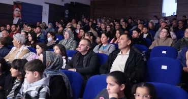 İncirliova'da Yoğun İlgiyle 'Kader Böyleymiş' Tiyatrosu Sahnelendi