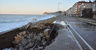 İnebolu'da Fırtına Sahilde Hasar Yarattı