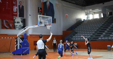 İnegöl Belediyespor U12 Kız Basketbol Takımı Bursa'da Üçüncü Oldu