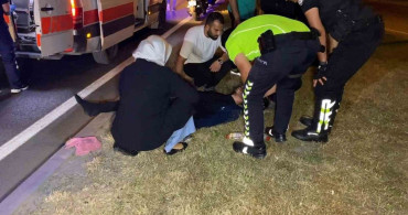 İnegöl'de devrilen motosikletten düşen genç yaralandı, annesi yanındaydı