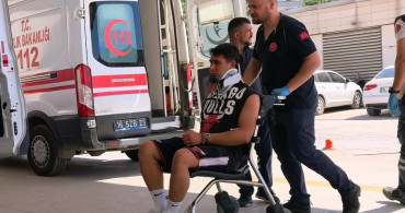 İnegöl'de lastiği patlayan cipin şarampole uçması sonucu 3 kişi yaralandı