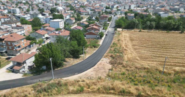 İnegöl’de Zambak Caddesi asfalt kaplama çalışmaları sürüyor