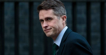 İngiltere Savunma Bakanı Gavin Williamson Görevinden Alındı
