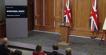 İngiltere Savunma Bakanı Healey'den Rusya'ya Denizaltı Operasyonları Uyarısı