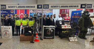 İpekyolu Bölgesel Kariyer Fuarı'nda Jandarma Standına Yoğun İlgi