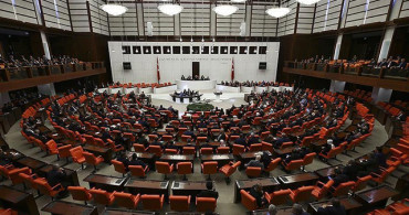 Irak ve Suriye tezkeresi Meclis’te: Türk askerine 3 yıl daha görev süresi
