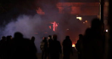 Irak'ta Yeşil Bölge'ye Protesto Gösterisi ve Güvenlik Önlemleri