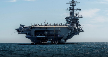 İran, ABD’ye Ait Uçak Gemisine Füze Saldırısı Düzenledi