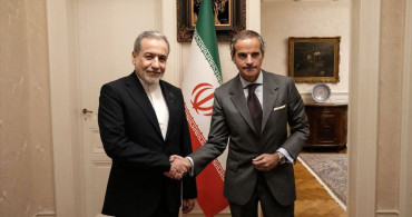 İran Dışişleri Bakanı Erakçi, UAEA Başkanı Grossi ile Nükleer Görüşmeler Öncesi Buluştu