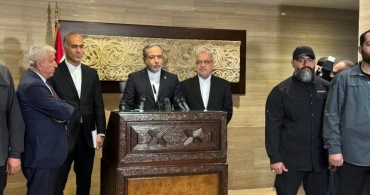 İran Dışişleri Bakanı konuştu: Protestoculara silah dağıtılıyor