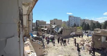 İran Kerec'te ABD ve İsrail Saldırılarından Sonra Yıkım Manzaraları