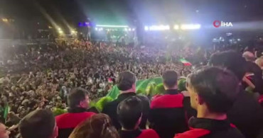 İran Milli Futbol Takımı'na Coşkulu Destek