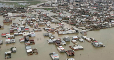 İran Sel Felaketi Sebebiyle 6 Bölgede Tahliye Emri Verdi