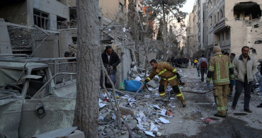 İran'da Gandi Hastanesi Hava Saldırılarıyla Hasar Gördü