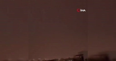 İran'dan Fırlatılan Balistik Füzenin İsrail'e Düşüşü Kameralarda