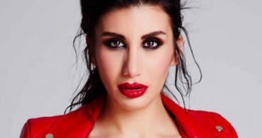 İrem Derici'den Sarışınlara Gönderme