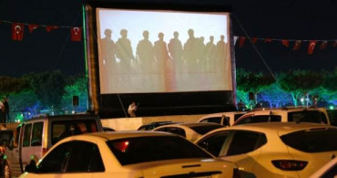 İskenderun’da Açık Havada Sinema Keyfi