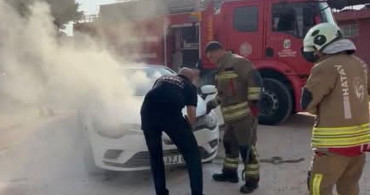 İskenderun'da seyir halindeki otomobilin motoru yandı