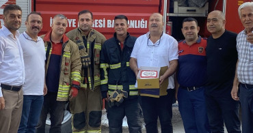 İskenderun'daki Muhtarlardan İtfaiye Ekiplerine Sürpriz Kutlama