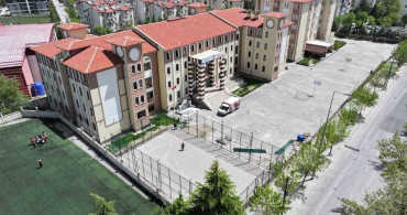 Isparta Belediyesi, Okullara Spor Tesisleri Kazandırıyor