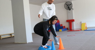 Isparta'da Down Sendromlu Elif'ten İki Altın Madalya