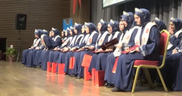 Isparta’da hafızlık eğitimini tamamlayan 66 kız öğrenci icazet aldı