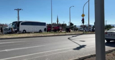 Isparta'da tur otobüsü ile hafif ticari araç çarpıştı: 25 yaşında sürücü hayatını kaybetti