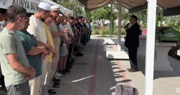 Isparta'daki kazada hayatını kaybeden Meryem Dinç ve Gülperi Ertürk son yolculuklarına uğurlandı