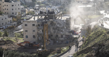 İsrail, Doğu Kudüs'te Filistinlilere Ait Binayı Yıktı