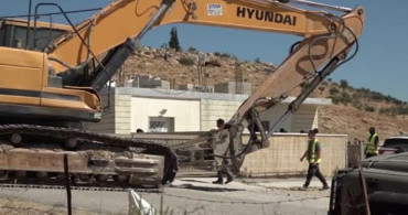 İsrail ordusu Batı Şeria’da 8 çocuklu Filistinli ailenin evini yıktı