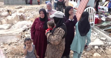 İsrail ordusu, Batı Şeria'da iki evi yıktı, iki Filistinliyi gözaltına aldı