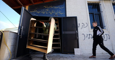 İsrailliler Batı Şeria'da Camiyi Kundaklama Girişiminde Bulundu