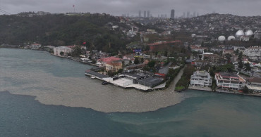 İstanbul Boğazı'nda Çamur Kirliliği