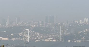 İstanbul Boğazı'nda Yoğun Sis Etkisi