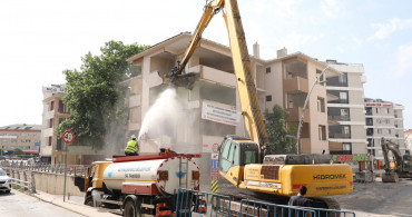 İstanbul Büyükçekmece'de Deprem Riski Taşıyan 5 Bina Yıkıldı