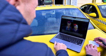 İstanbul Taksicileri Anadolu Ajansı'nın 'Yılın Kareleri' Oylamasına Katıldı