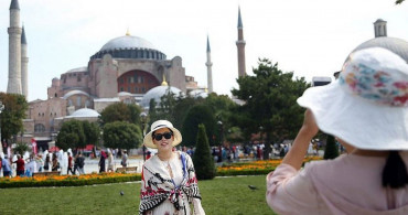 İstanbul Valisi duyurdu: İstanbul'a gelen turist sayısı yüzde 264 arttı