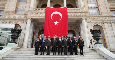 İstanbul Valisi Gül Atatürk'ün Vefat Ettiği Odayı Ziyaret Etti