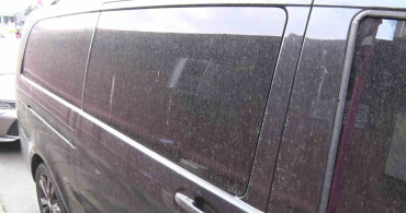 İstanbul'a Çamur Yağdı: Araçlar Kirleniyor