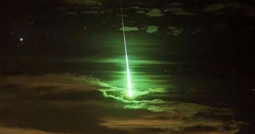 İstanbul'a Meteor Düştü: Göktaşı Görüntüsü Bomba Etkisi Yarattı!