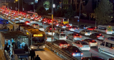 İstanbul'da Akşam Saatlerinde Trafik Yoğunluğu