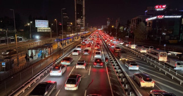 İstanbul'da Akşam Trafik Yoğunluğu %72'ye Ulaştı