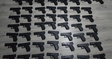 İstanbul'da Çürütülen Kaçak Silah Ağı: 50 Tabanca Ele Geçirildi