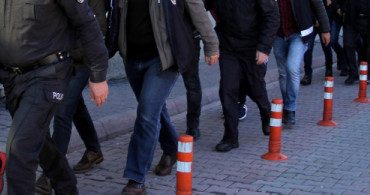 İstanbul'daki FETÖ Operasyonunda 6 Şüpheli ve Yüklü Miktarda Para Ele Geçirildi