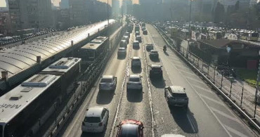 İstanbul'da Haftanın İlk Gününde Yüzde 72 Trafik Yoğunluğu