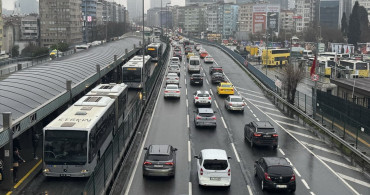 İstanbul'da İlk İş Günü: Trafik Yoğunluğu Artış Gösterdi