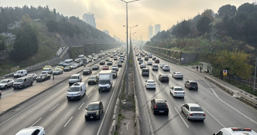 İstanbul'da İlk İş Gününde Trafik Yoğunluğu Artış Gösterdi
