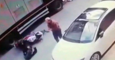 İstanbul'da İnsanlık Ayıbı Olay! Motosiklet Kazası Umrunda Bile Olmadı